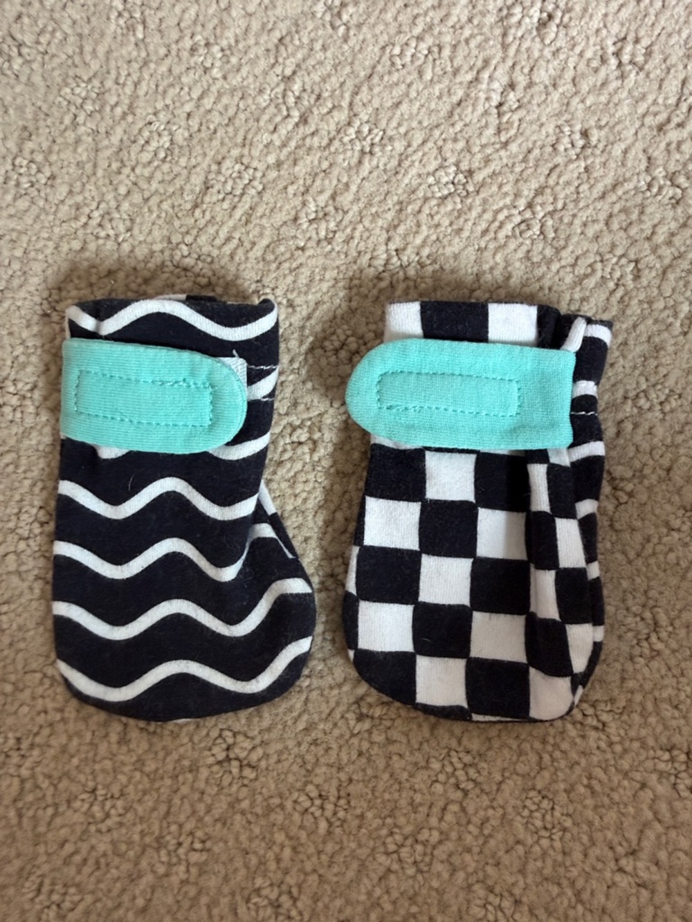 Lovevery high contrast mittens. Looker playkit